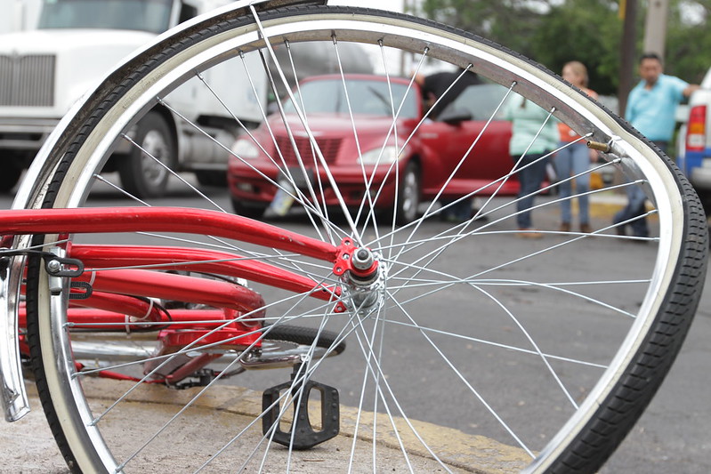 A photo of a crashed bike