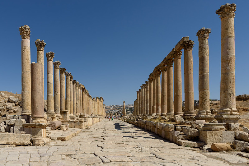 A photo of Jerash’s superb colonnaded cardo maximus is straight in the way that only a Roman road can be